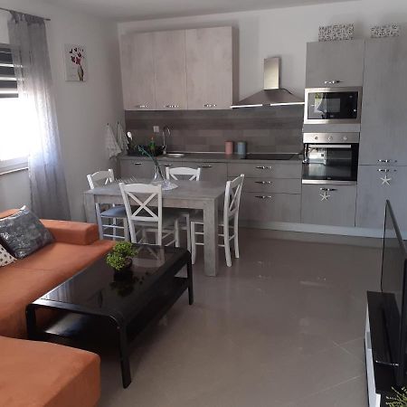 Appartement Apartman Nada à Ližnjan Extérieur photo